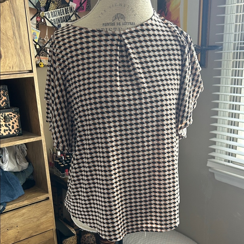 Liz Claiborne Black Beige and White Geometric Blouse - Medium